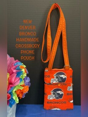 NEW DENVER BRONCOS FOOTBALL HANDMADE CROSSBODY PHONE POUCH WITH BRACELET SET